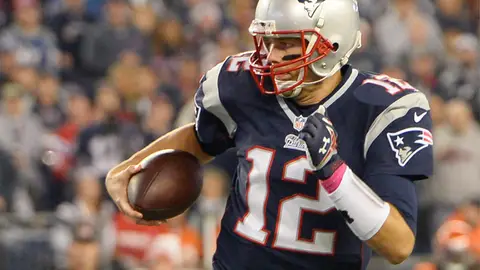 Tom Brady, de los New England Patriots durante el partido contra Cincinnati Bengals Tom Brady, de los New England Patriots durante el partido contra Cincinnati Bengals