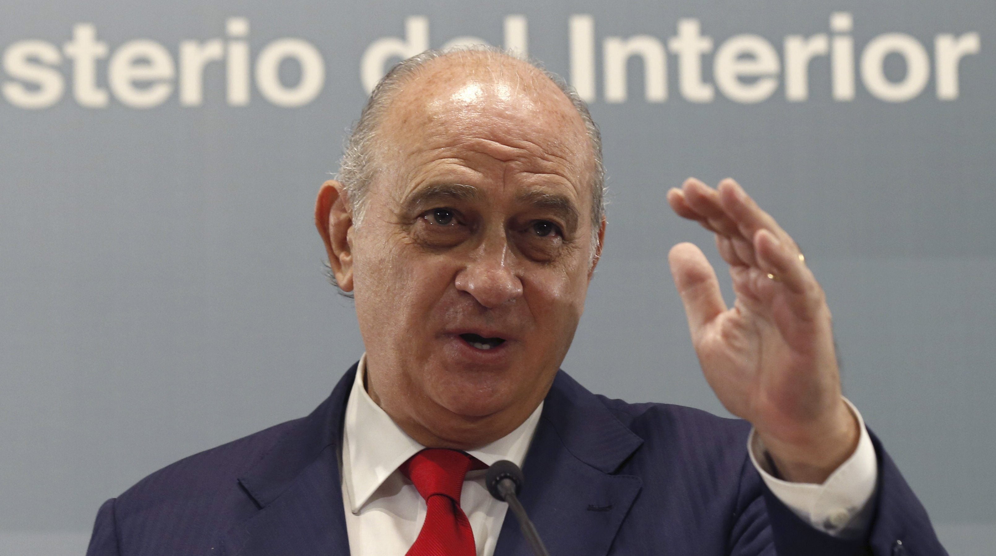 Jorge Fernández Díaz: "No tengo ninguna duda de que los Mossos d'Esquadra van a cumplir la ley" Jorge Fernández Díaz: "No tengo ninguna duda de que los Mossos d'Esquadra van a cumplir la ley"