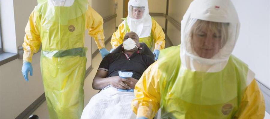 Los médicos atienden a un posible caso de ébola Los médicos atienden a un posible caso de ébola