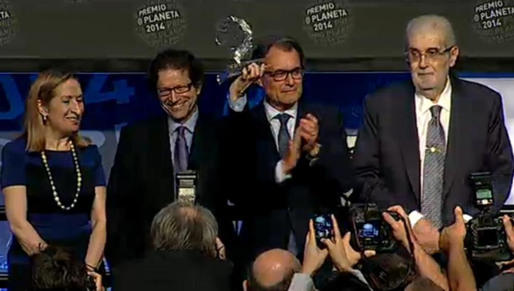 El mexicano Jorge Zepeda, ganador del Premio Planeta 2014