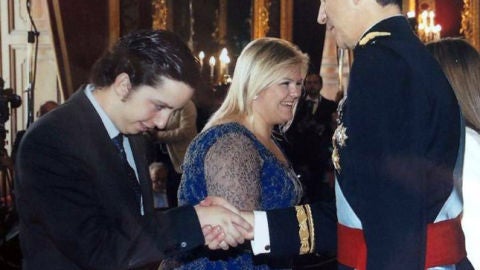 Nicol&aacute;s G&oacute;mez-Iglesias con el rey Felipe VI