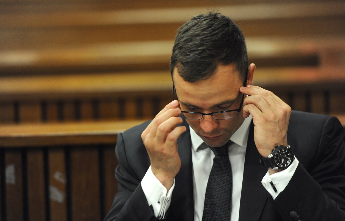 Oscar Pistorius, condenado a cinco años de cárcel por matar a su novia Oscar Pistorius, condenado a cinco años de cárcel por matar a su novia