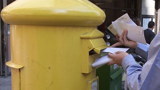 Compromís per Elx pide requerir al Ministerio de Hacienda que no se retire el reparto postal puerta a puerta en las pedanías de Elche Compromís per Elx pide requerir al Ministerio de Hacienda que no se retire el reparto postal puerta a puerta en las pedanías de Elche