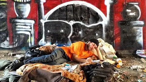 Dar casa a los sin techo Dar casa a los sin techo