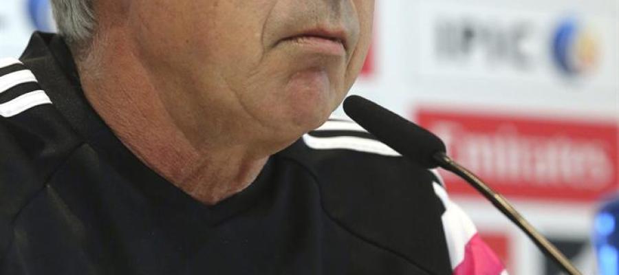 Carlo Ancelotti durante una rueda de prensa Carlo Ancelotti durante una rueda de prensa