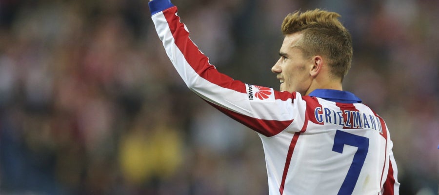 Griezmann saluda a la afición Griezmann saluda a la afición