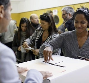 El proceso de votación del 9N se ralentiza al no existir un censo El proceso de votación del 9N se ralentiza al no existir un censo