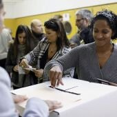 El proceso de votación del 9N se ralentiza al no existir un censo