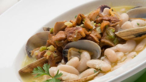 Jud&iacute;as con Ganxet con setas y almejas