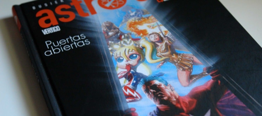 Portada de 'Astro City. Puertas abiertas', que edita ECC Portada de 'Astro City. Puertas abiertas', que edita ECC