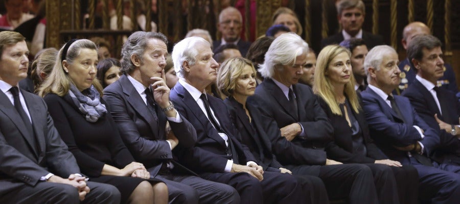 Los hijos de la Duquesa de Alba en el funeral Los hijos de la Duquesa de Alba en el funeral