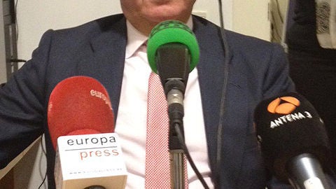 Luis de Guindos, ministro de Econom&iacute;a, durante la entrevista en Onda Cero