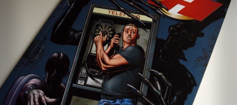Portada de 'Dial H. Dentro de ti', que edita ECC Ediciones Portada de 'Dial H. Dentro de ti', que edita ECC Ediciones