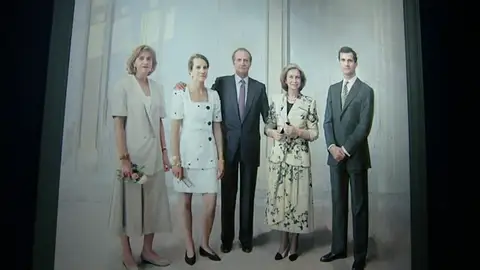 Desvelado por fin el cuadro de 'La Familia de Juan Carlos I' de Antonio López Desvelado por fin el cuadro de 'La Familia de Juan Carlos I' de Antonio López