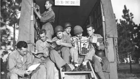 Biblioteca móvil en la II Guerra Mundial Biblioteca móvil en la II Guerra Mundial