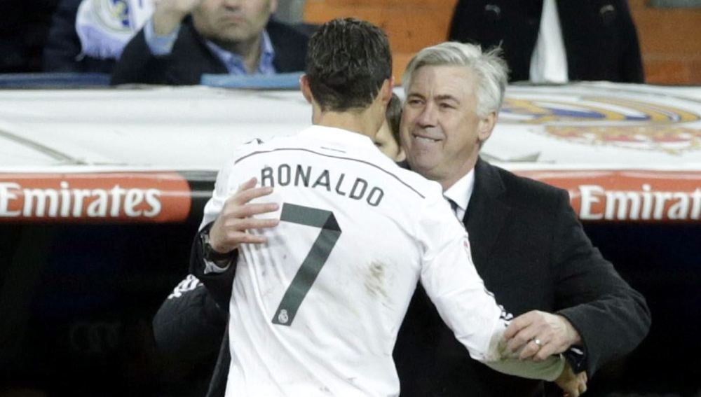 Carlo Ancelotti felicita a Cristiano Ronaldo