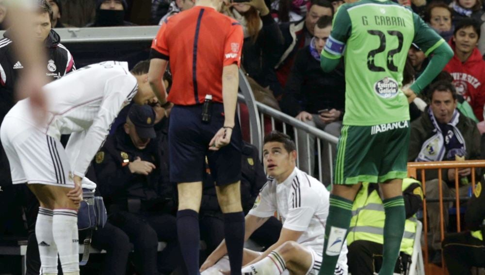 James Rodríguez, lesionado en el partido ante el Celta