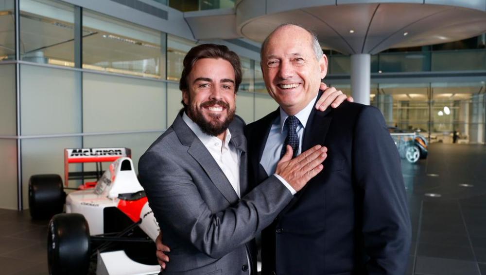 Fernando Alonso y Ron Dennis en Woking