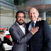 Fernando Alonso y Ron Dennis en Woking Fernando Alonso y Ron Dennis en Woking
