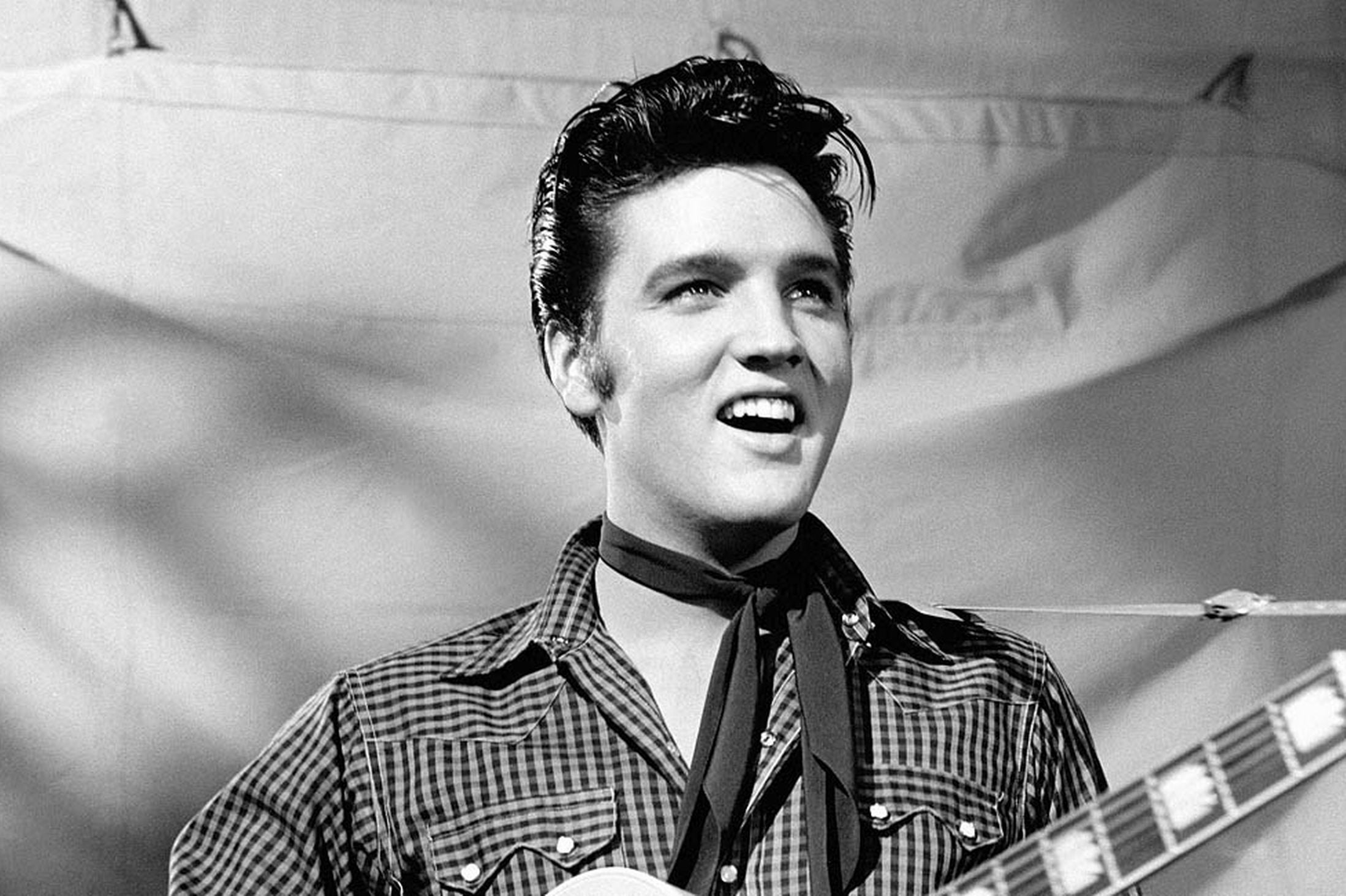El Discoforum: Elvis Presley canta con la Royal Philharmonic Orchestra El Discoforum: Elvis Presley canta con la Royal Philharmonic Orchestra