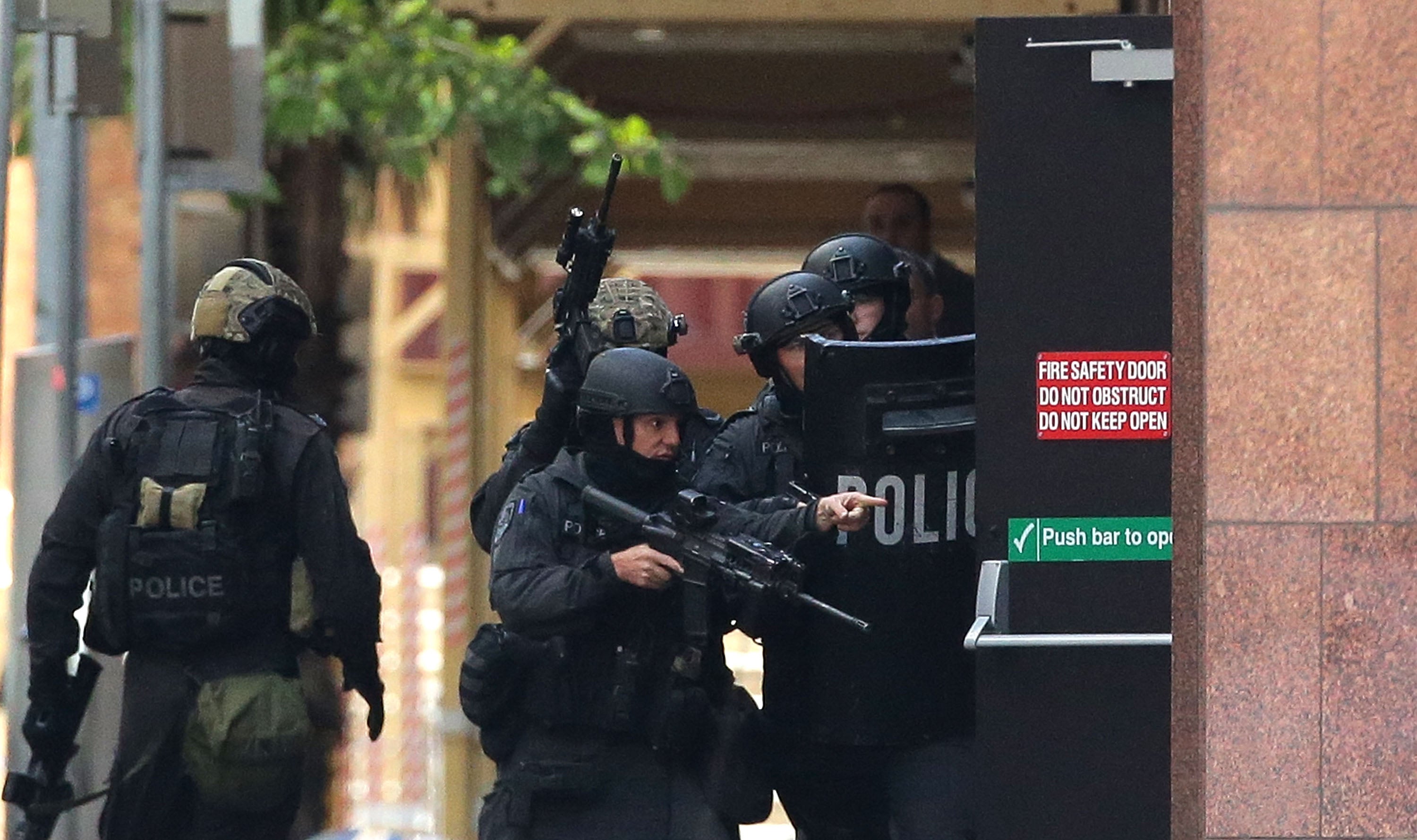 La Policía australiana detiene a tres presuntos miembros de Daesh La Policía australiana detiene a tres presuntos miembros de Daesh