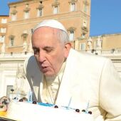 El Papa Francisco tuvo tarta y velas por su 78 cumpleaños