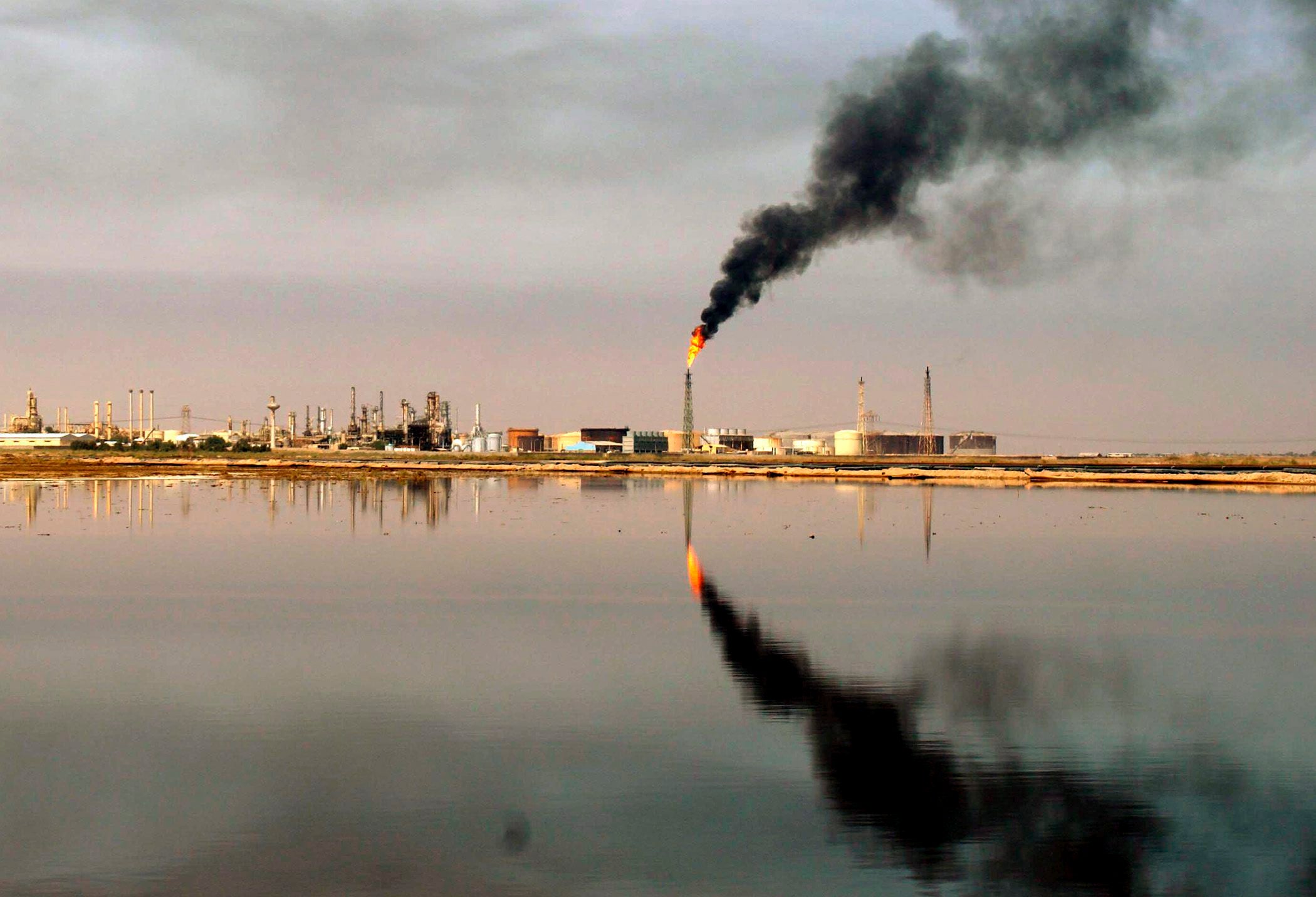 Mesa de Redacción: Antonio Baños nos explica qué está pasando con el petróleo Mesa de Redacción: Antonio Baños nos explica qué está pasando con el petróleo