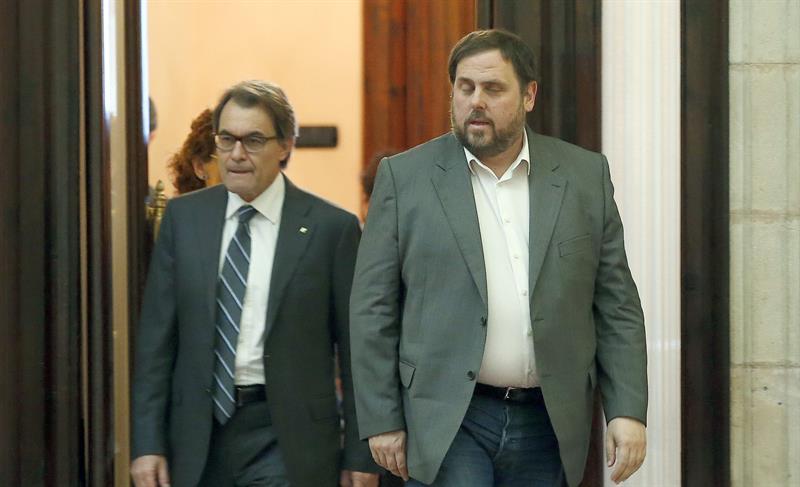 Junqueras justifica el pacto con Mas para el 27-S: "Nos lo jugamos todo" Junqueras justifica el pacto con Mas para el 27-S: "Nos lo jugamos todo"