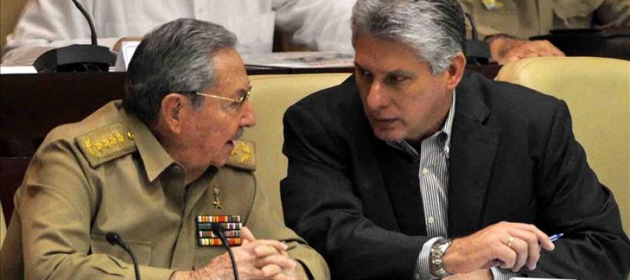 El presidente de Cuba, Raúl Castro y el primer vicepresidente Miguel Díaz-Canel El presidente de Cuba, Raúl Castro y el primer vicepresidente Miguel Díaz-Canel