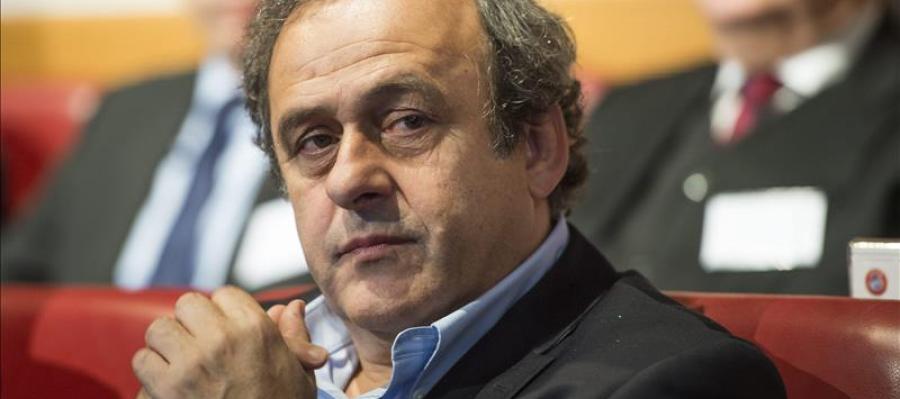 Michel Platini en una reunión de la UEFA