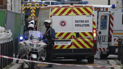 La Polic&iacute;a acordona la zona del Charlie Hebdo 