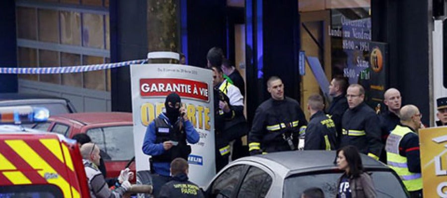 Inmediaciones del tiroteo en Malakoff. Inmediaciones del tiroteo en Malakoff.