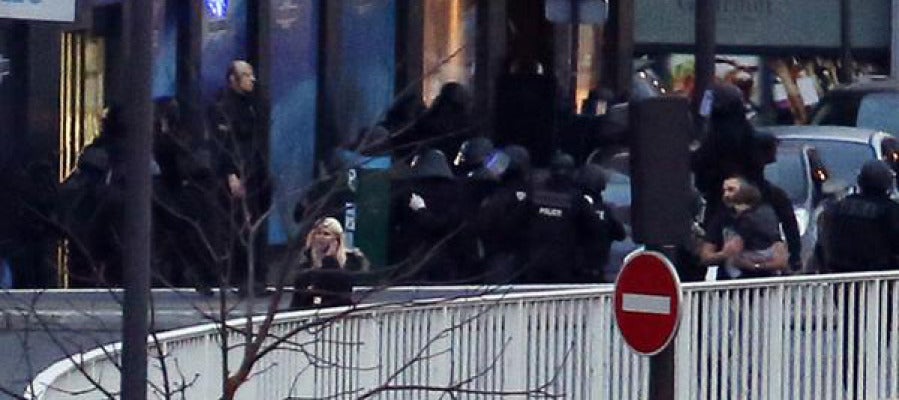 Asalto policial al supermercado kosher de París Asalto policial al supermercado kosher de París