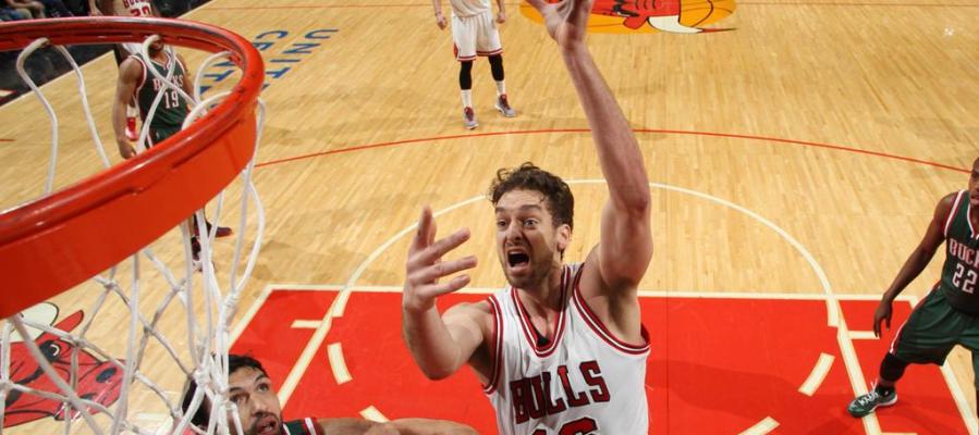 Pau Gasol ante los Bucks Pau Gasol ante los Bucks