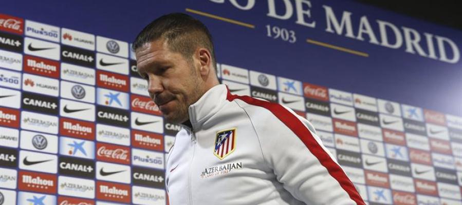 El 'Cholo' Simeone abandona la sala de prensa El 'Cholo' Simeone abandona la sala de prensa