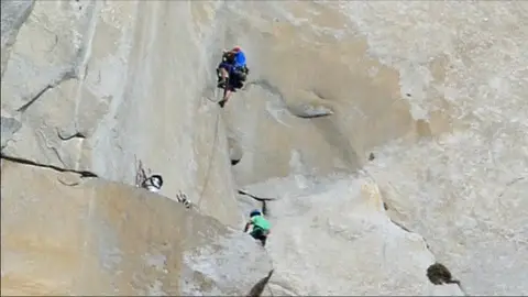 Dos escaladores coronan El Capitán Dos escaladores coronan El Capitán