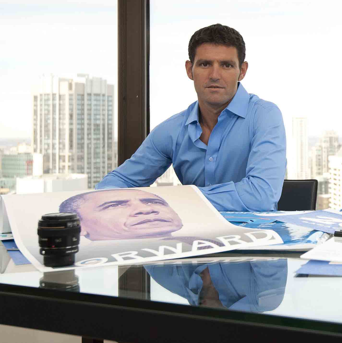 A Cien Millas de Manhattan: La historia de Rubén Figueres. A Cien Millas de Manhattan: La historia de Rubén Figueres.