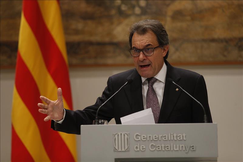 Mas anuncia que firmará la convocatoria del 27-S el próximo lunes Mas anuncia que firmará la convocatoria del 27-S el próximo lunes