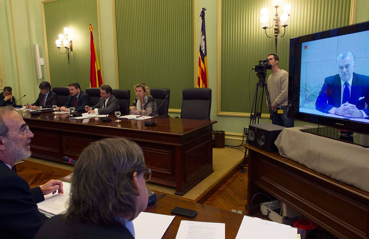 Luis Bárcenas ha reunido ya los 200.000 euros y podría salir este jueves de prisión Luis Bárcenas ha reunido ya los 200.000 euros y podría salir este jueves de prisión