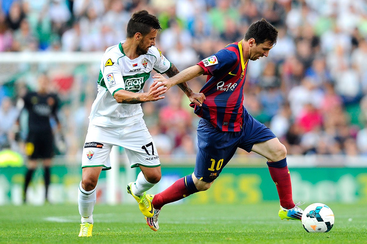 El FC Barcelona viaja a Elche para seguir en la pelea por la Liga El FC Barcelona viaja a Elche para seguir en la pelea por la Liga