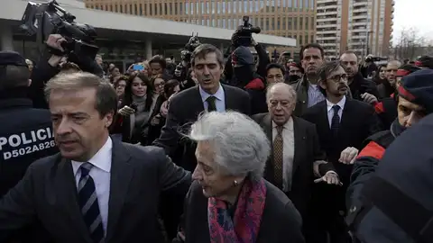 Jordi Pujol y Marta Ferrusola salen del juzgado Jordi Pujol y Marta Ferrusola salen del juzgado