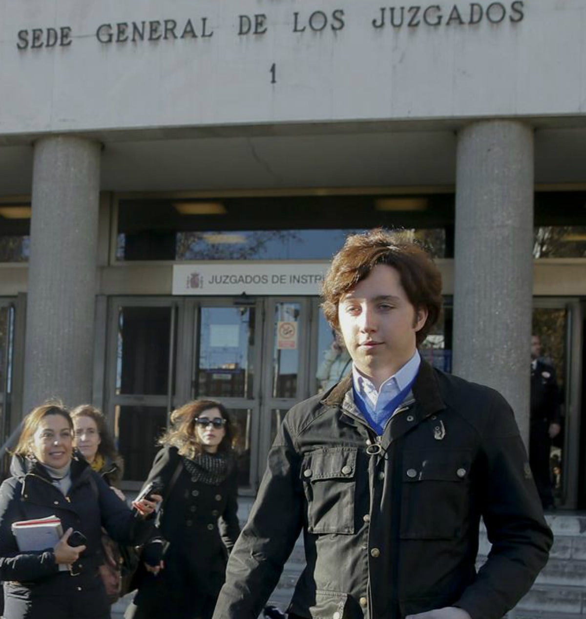 El juez procesa al 'pequeño Nicolás' por hacerse pasar por emisario del Rey El juez procesa al 'pequeño Nicolás' por hacerse pasar por emisario del Rey