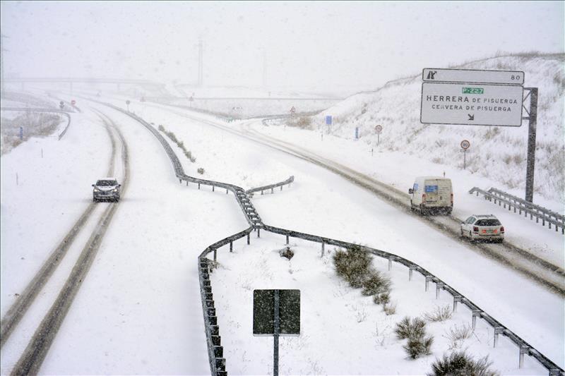 La AEMET amplía el aviso naranja por nieve en Liébana y baja la cota para jueves y viernes La AEMET amplía el aviso naranja por nieve en Liébana y baja la cota para jueves y viernes