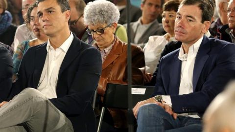 Pedro S&aacute;nchez junto a Tom&aacute;s G&oacute;mez