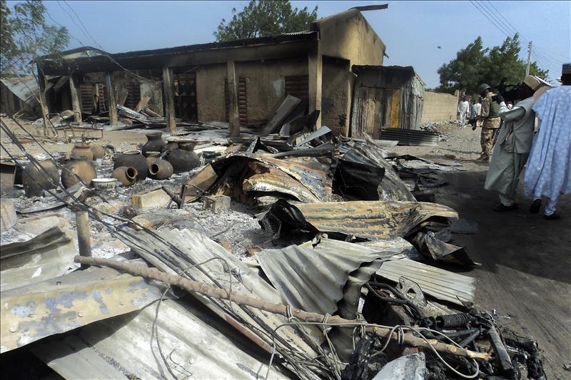 Al menos 50 muertos en un bombardeo del Ejército nigeriano en un campo de refugiados Al menos 50 muertos en un bombardeo del Ejército nigeriano en un campo de refugiados