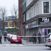 Policía danesa acordona la calle