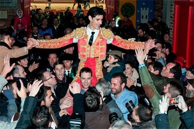 Aquí en la Onda. Navarra. "Va por ustedes". Víctor Barrio, triunfador en Valdemorillo: "Pensé: yo he venido aquí a que pase algo importante". Aquí en la Onda. Navarra. "Va por ustedes". Víctor Barrio, triunfador en Valdemorillo: "Pensé: yo he venido aquí a que pase algo importante".