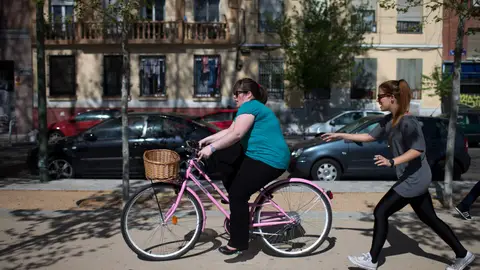 Moverse en bicicleta combate el sobrepeso Moverse en bicicleta combate el sobrepeso