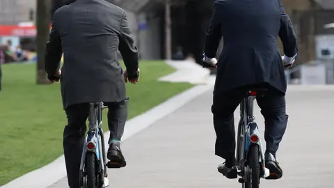 Al trabajo en bicicleta Al trabajo en bicicleta