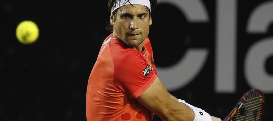 David Ferrer golpea una bola en el Abierto de Río de Janeiro David Ferrer golpea una bola en el Abierto de Río de Janeiro